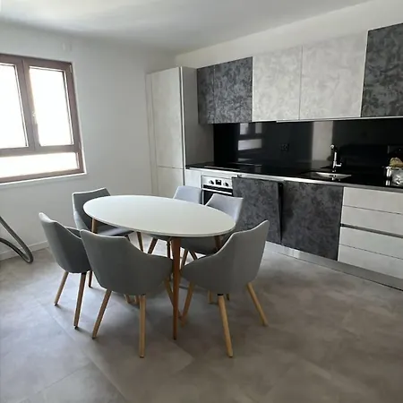 Апартаменти Family-friendly - In The Heart Of Oerlikon - S361 Цюрих